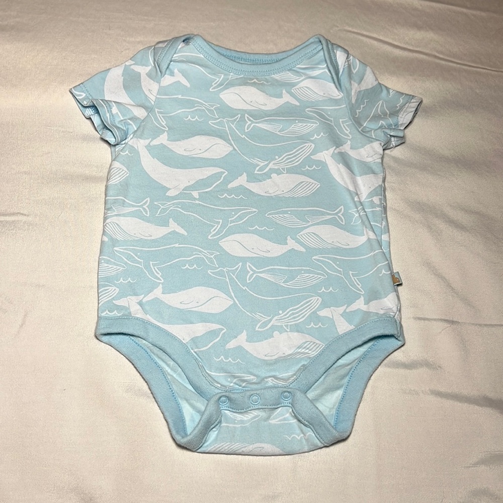 Baby Gape Onesie - Whale Print - 6-12 Months